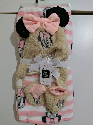 Blanket with hat and fleece socks