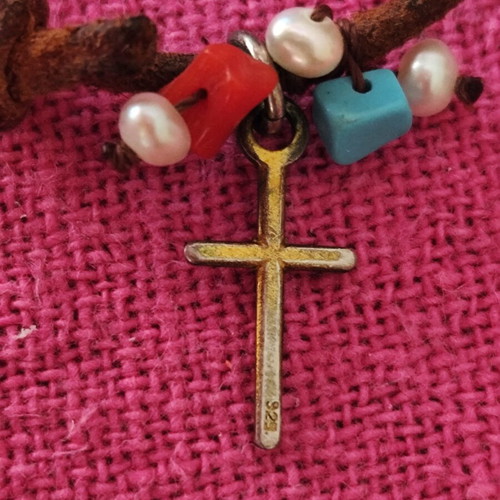 Leather bracelet used with 925 gold-plated cross and natural stones