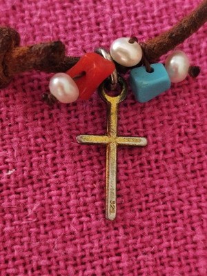 Leather bracelet used with 925 gold-plated cross and natural stones