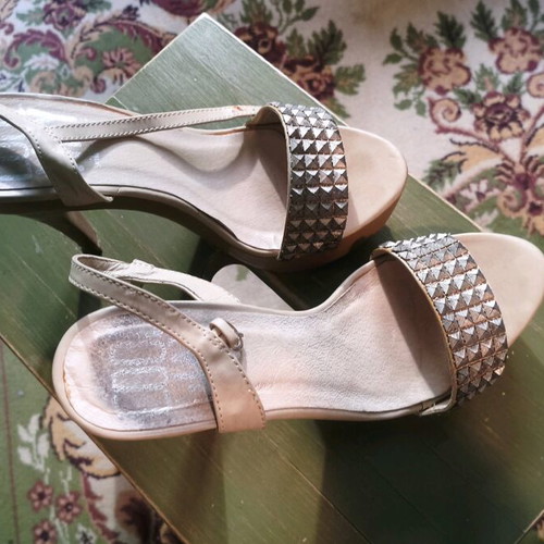 High-heeled sandals used, size 41, beige with silver design