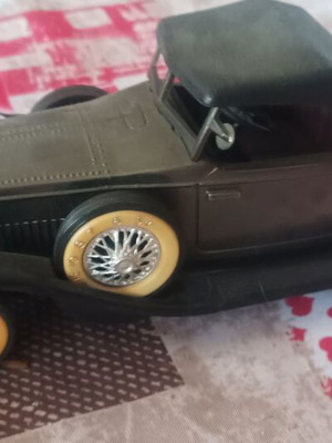 Rolls-Royce Phantom II 1931 vintage transistor radio used