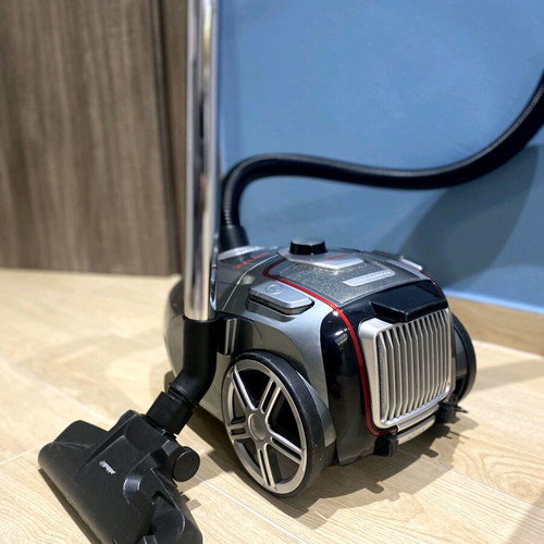 Gruppe 700W vacuum cleaner like new, energy class A