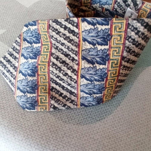 Silk collectible tie with ancient Greek pattern like new, yellow and turquoise