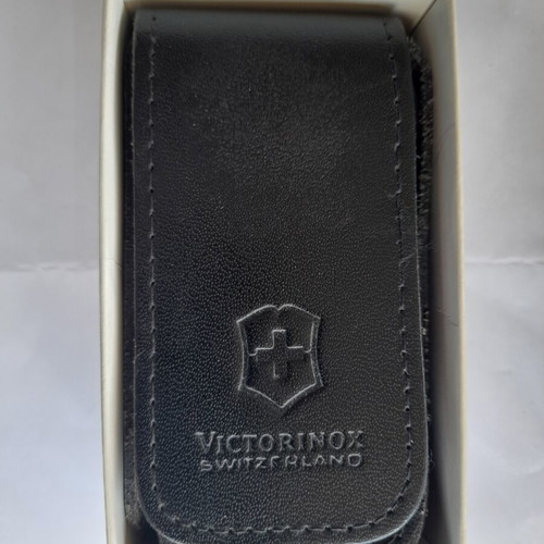 Victorinox 1.8810 Survival Kit used with sheath wear