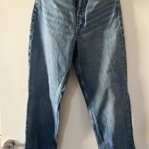 H&M jeans new with side slit size M, blue turquoise