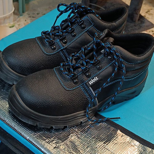 Delivery shoes size 41 new, black