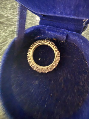 Silver ring with zirconia