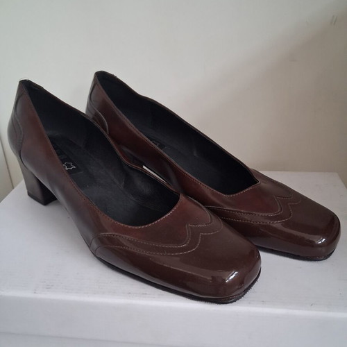 Women's brown pumps size 40 new