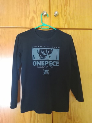 Action long-sleeve shirt for 12-year-old boy like new, black