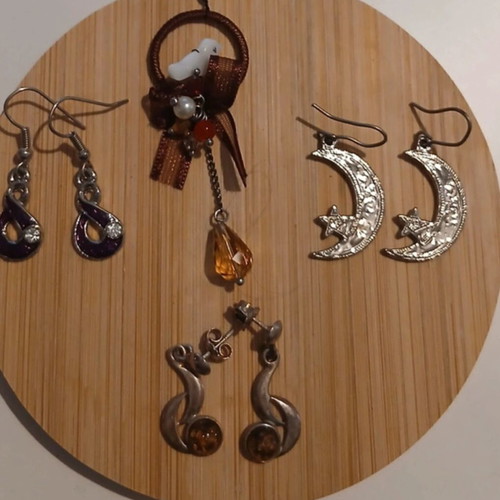Boho earrings set of 4 like new
