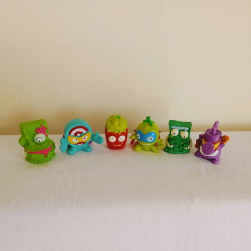 Collectible pack of 6 Grossery Gang, SuperZings and Trash Pack figures used