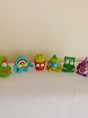 Collectible pack of 6 Grossery Gang, SuperZings and Trash Pack figures used