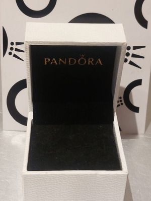 Pandora small jewelry box new with leather and velvet interior
