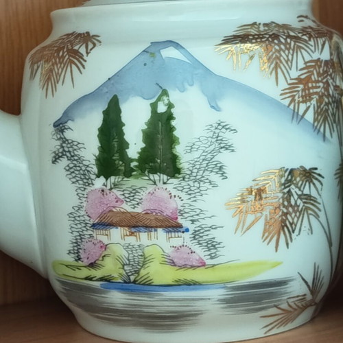 Vintage Kutani porcelain teapot and tea set, 26 pieces, hand painted in Japan