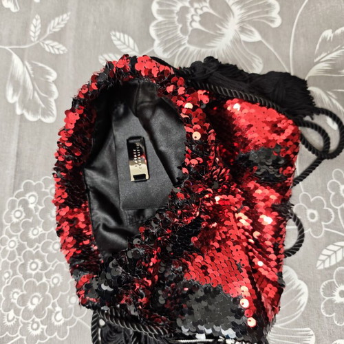 Twenty FourHaitch sequin shoulder bag new, black and red