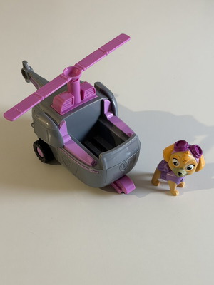 Paw Patrol φιγούρα της Skye με παιχνίδι ελικόπτερο