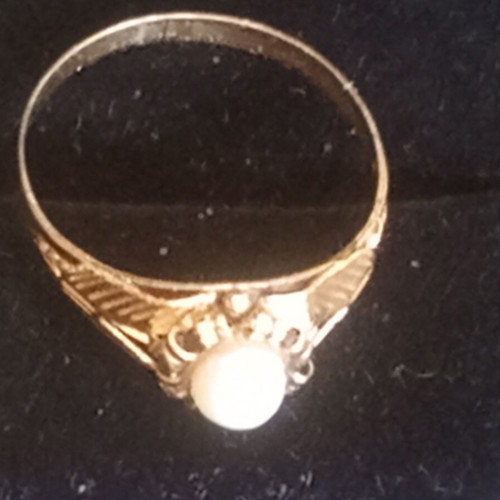 Gold 18k women's ring with pearl used, brand Apefthon