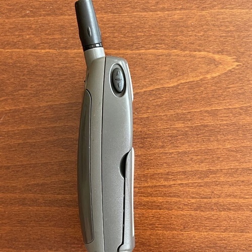Ericsson T20e mobile phone