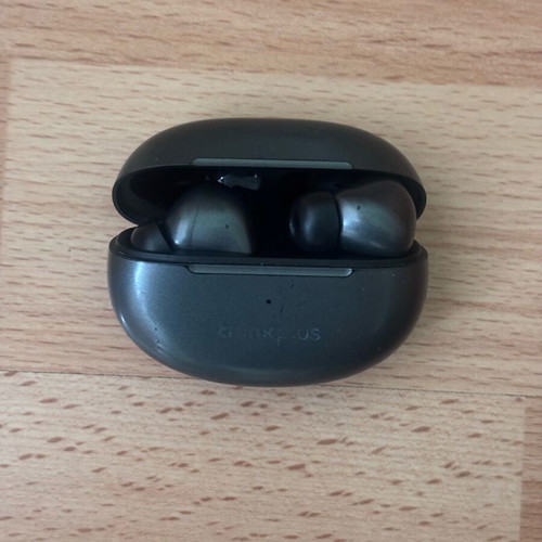 Lenovo earbuds used with minor defect