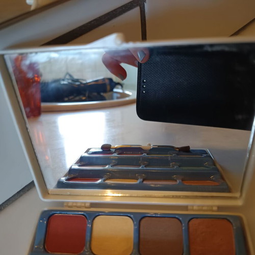 Christine eyeshadow palette like new