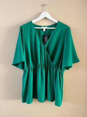 Simply Be топ 4XL зелен нов с етикети