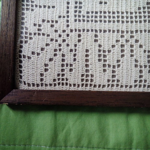 Crochet artwork with swan motif like new