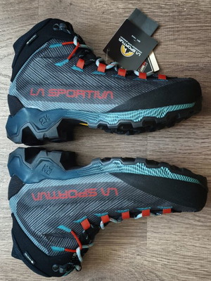 La Sportiva Aequilibrium Hike GTX women's hiking shoes size 40