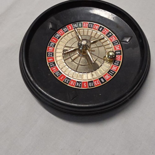 Small roulette with metal ball like new