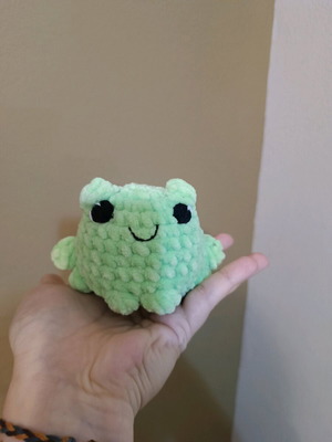 Handmade knitted amigurumi frog plush new