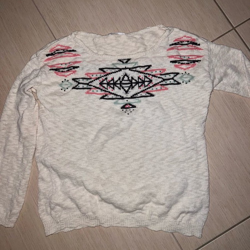 White sweater with embroidery like new, vintage style