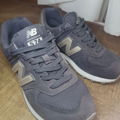 New Balance 574 shoes like new, size 37