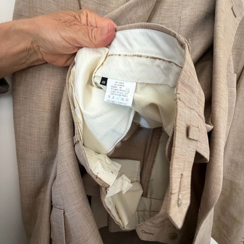 Glou Exclusive men's suit size 48 like new, beige, silk and linen