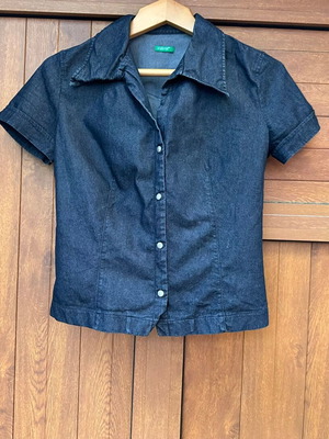 Benetton short sleeve shirt like new, size S, blue