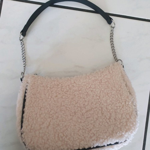 Fur crossbody bag in excellent condition with extra strap