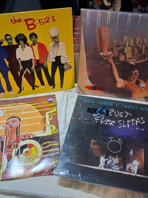 Records 4 great artists from 70s and 80s like new