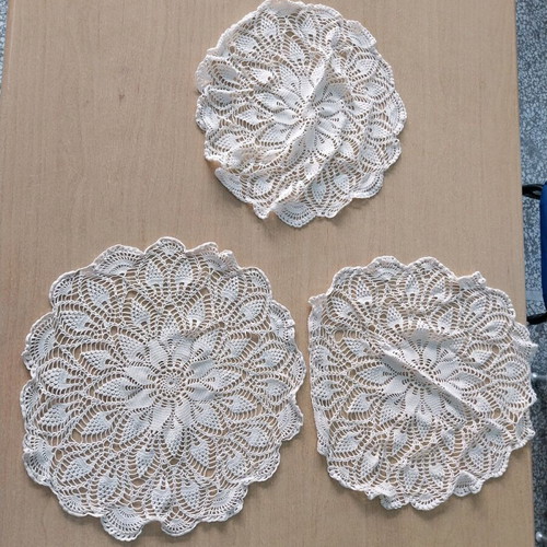 Crochet embroidery like new, set of 3 pieces