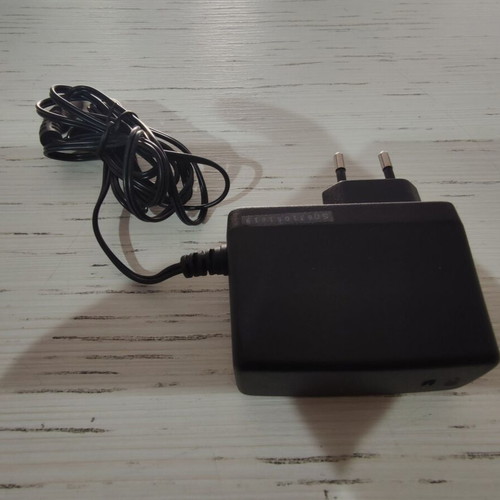 Power Supplies pack of 2, like new, 22VDC 818mA and 9VDC 1000mA