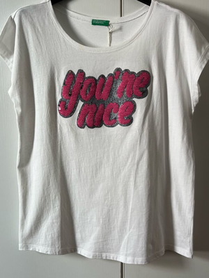 Benetton white cotton t-shirt size M like new with silver and pink print
