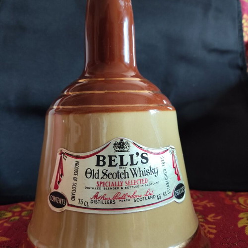 Bell's Old Scotch Whisky Vintage Ceramic Decorative Bottle 75cl like new, empty