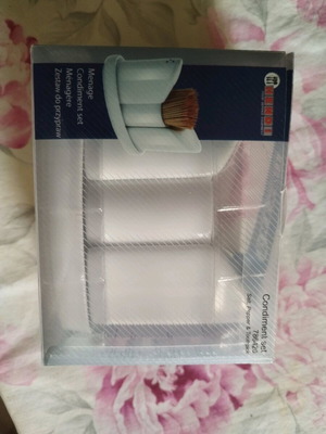Porcelain spice set new