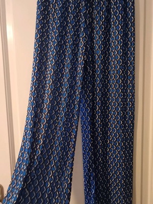 Celestino palazzo pants like new, blue multicolor with elastic waist and cord