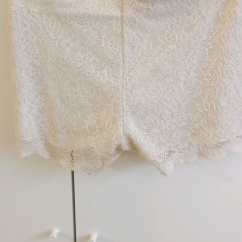 Lace shorts used Zara white, size S
