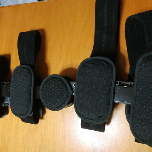 Orthopedic knee brace like new with adjustable straps and tension buttons