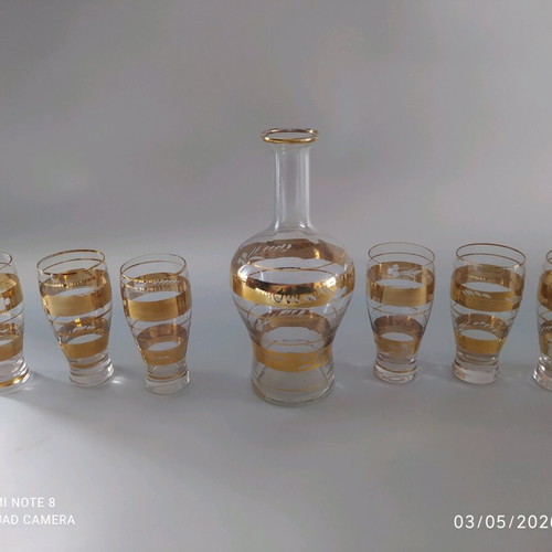 Drink set used with gold leaf and hand-engraved designs