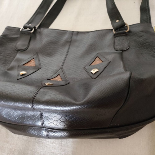 Ladies shoulder bag used, faux leather, black, spacious with zipper
