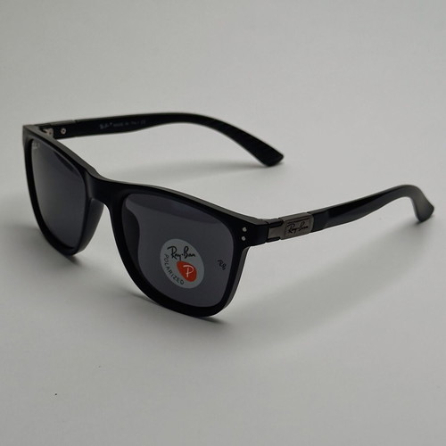 Ray Ban Wayfarer sunglasses new, polarized, black and white