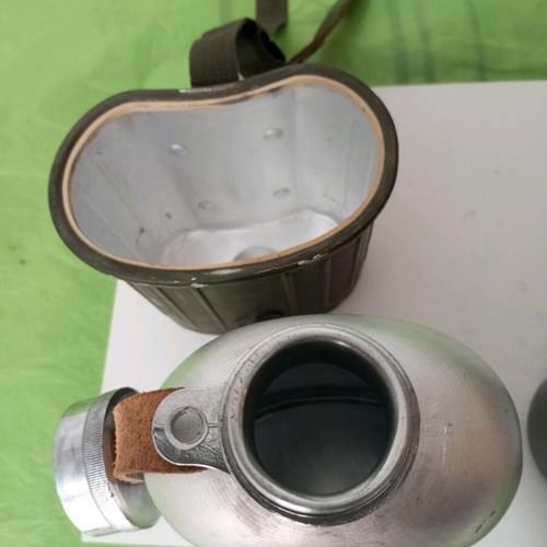 Military canteen like new