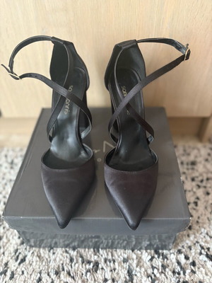Satin shoes with straps Sarigiannis like new, size 40, black