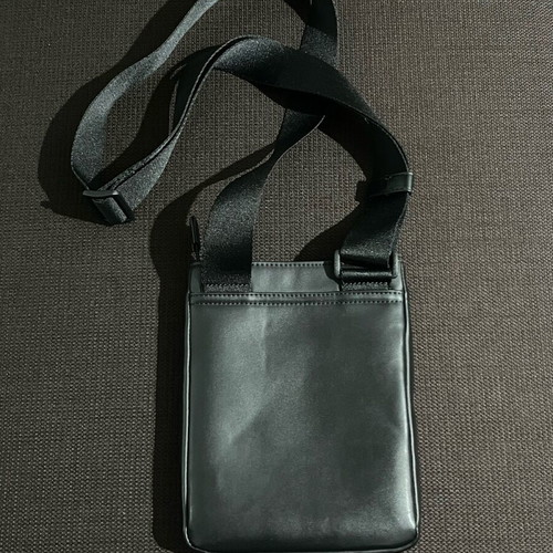 Tommy Hilfiger Th Commuter Mini Crossover like new, black