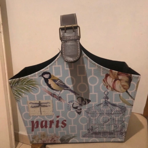 Storage case like new with decorative print